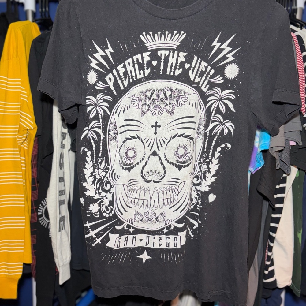 Pierce The Veil Skull Graphic Tee - Black & White